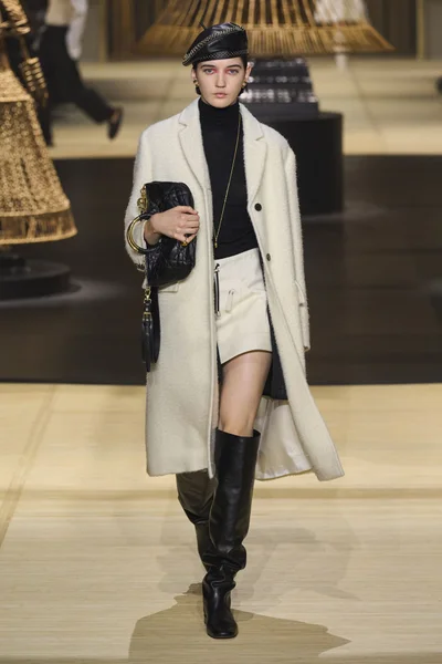 Look 22